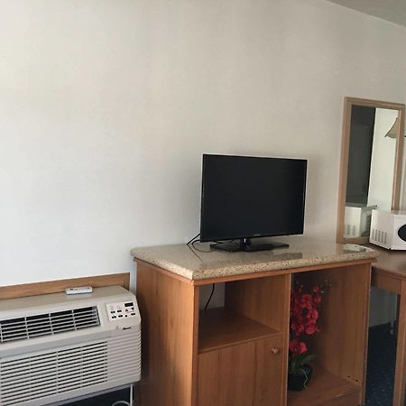 Beaverton Budget Inn Esterno foto